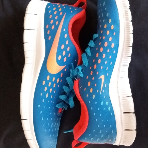 Shoes 👟 - Picture 3 of 4